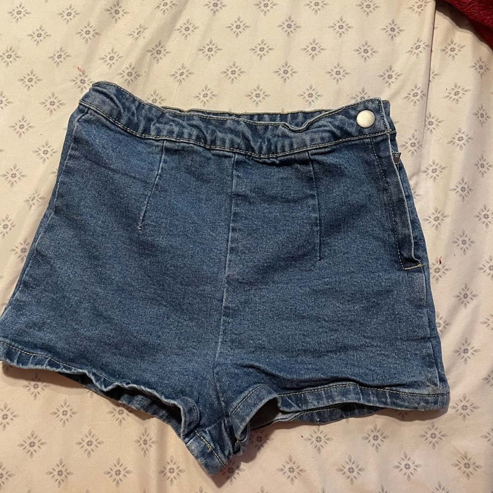 Super high waisted shorts